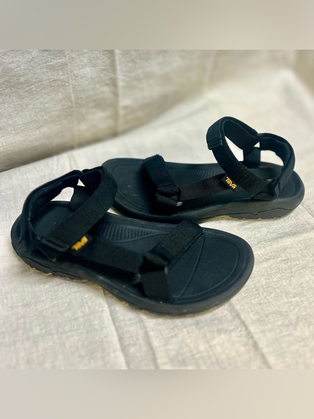 Teva Men's Hurricane XLT2 sport sandals in black, US size 10.